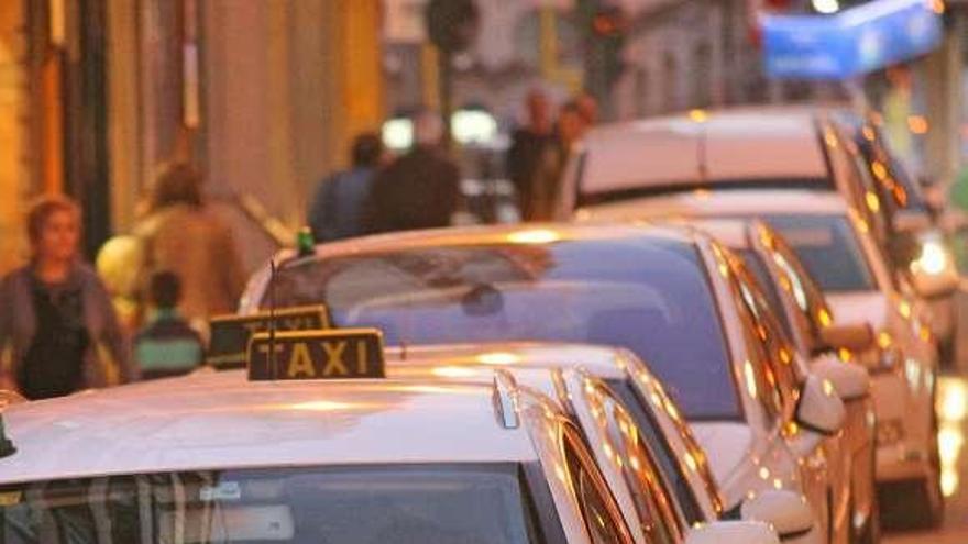 Taxis de Marín. // Santos Álvarez