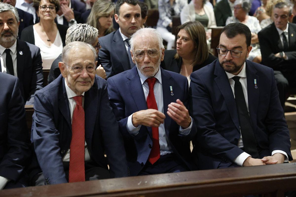Las imágenes del funeral de Antonio Trevín en la basílica de Llanes.