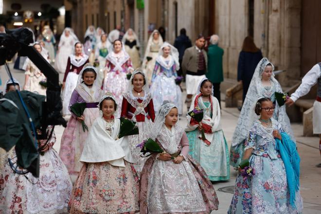 Todas las fotos de la Ofrenda del 17 de marzo entre las 18:00 y las 19:00 horas por la calle San Vicente