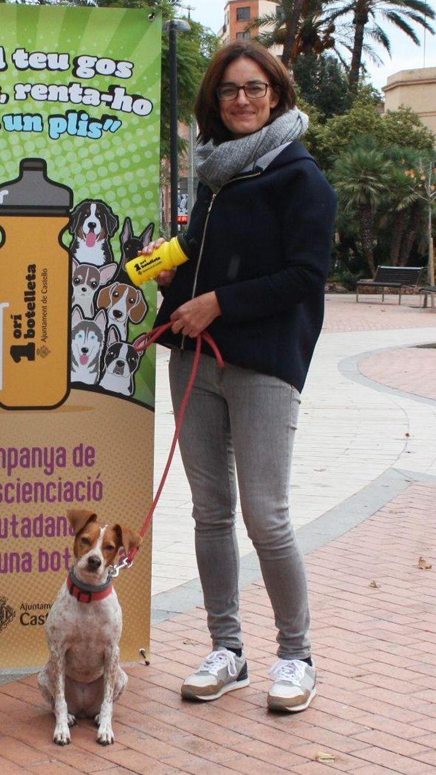 Museros reparte botellas a los propietarios de perros para que limpien los  orines de sus mascotas