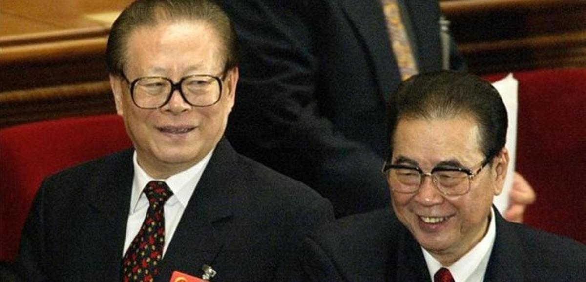 El expresidente Jiang Zemin (izq) y el exprimer ministro Li Peng, el 18 de marzo en Pekín. El expresidente Jiang Zemin (izq) y el exprimer ministro Li Peng, el 18 de marzo en Pekín.