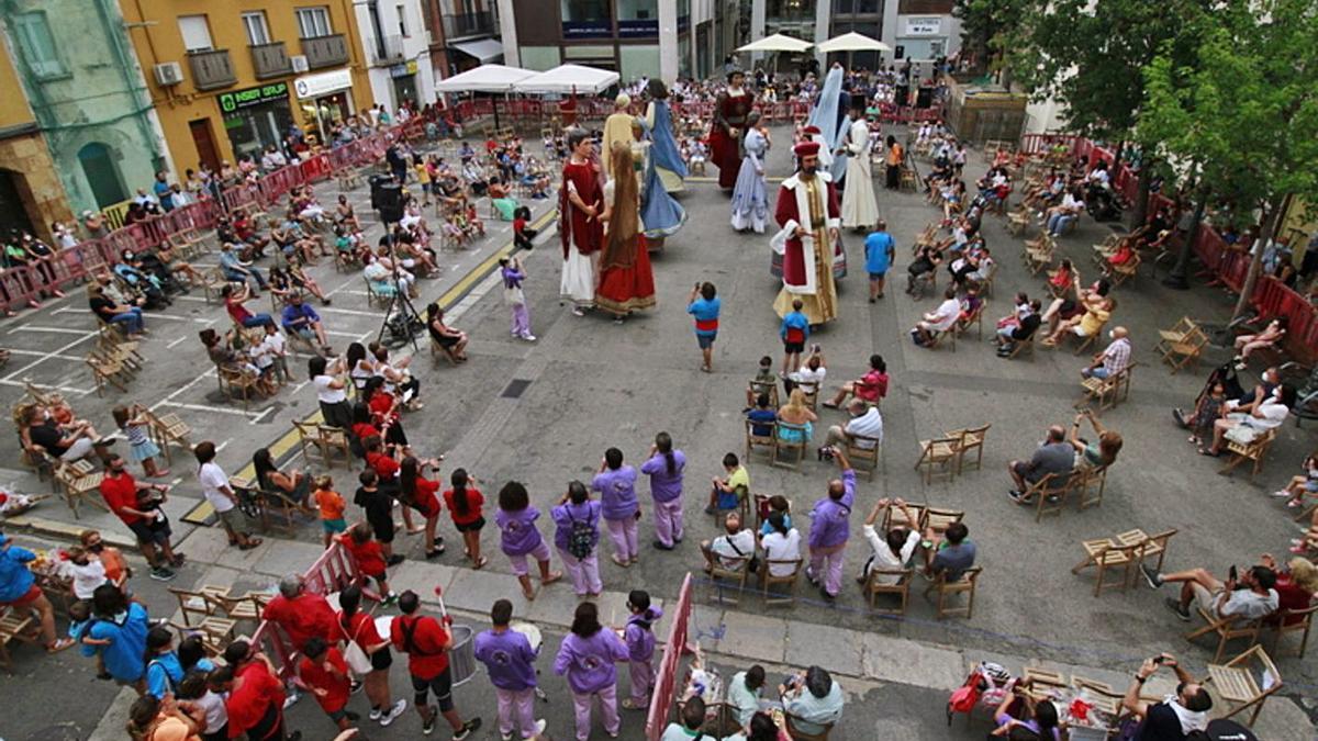 Colles geganteres en l’acte de la 22a Trobada de Gegants a la plaça dels Dies Feiners de Blanes. | AJUNTAMENT DE BLANES