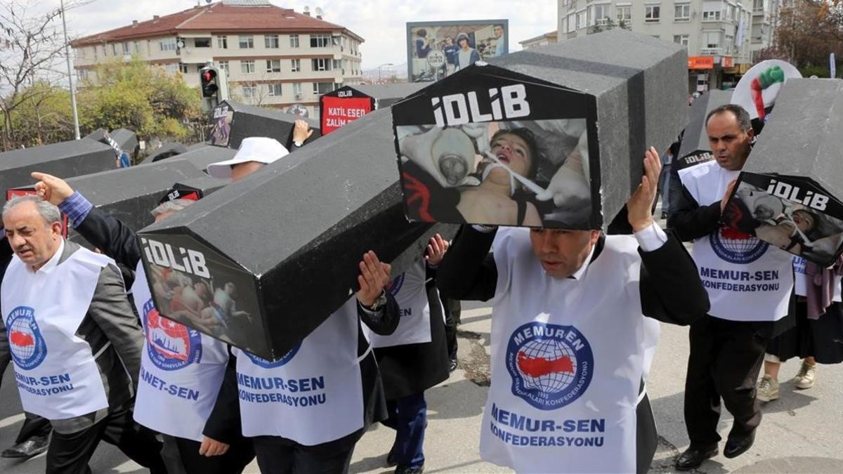 Manifestación en Ankara de protesta por el ataque químico de Idleb