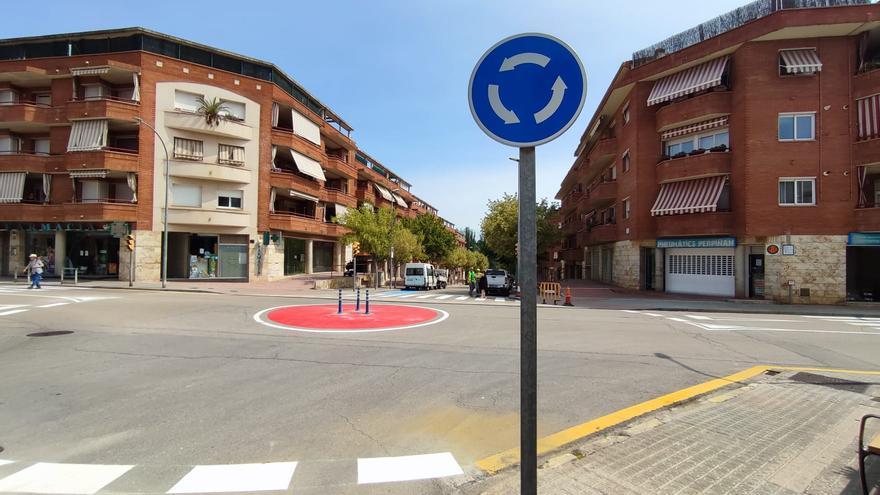 Sant Joan instal·la un distribuïdor de trànsit a la cruïlla entre els carrers Manresa, Collbaix i Casanova