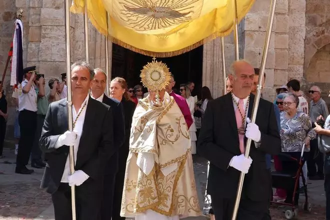 Zamora brilla más que el sol en la mañana Corpus Christi