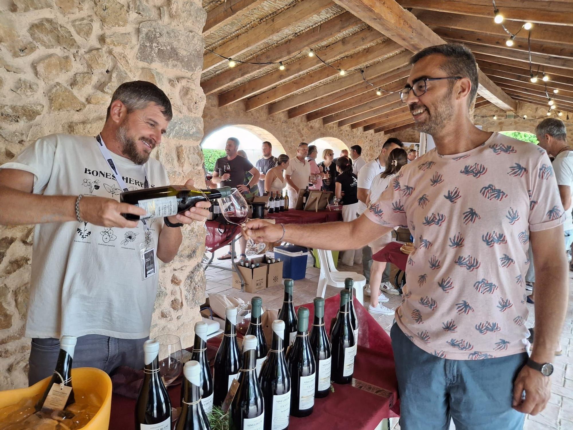 Singulares, de "poble" e insulares: la gran fiesta del vino en el riurau de Jesús Pobre (imágenes)
