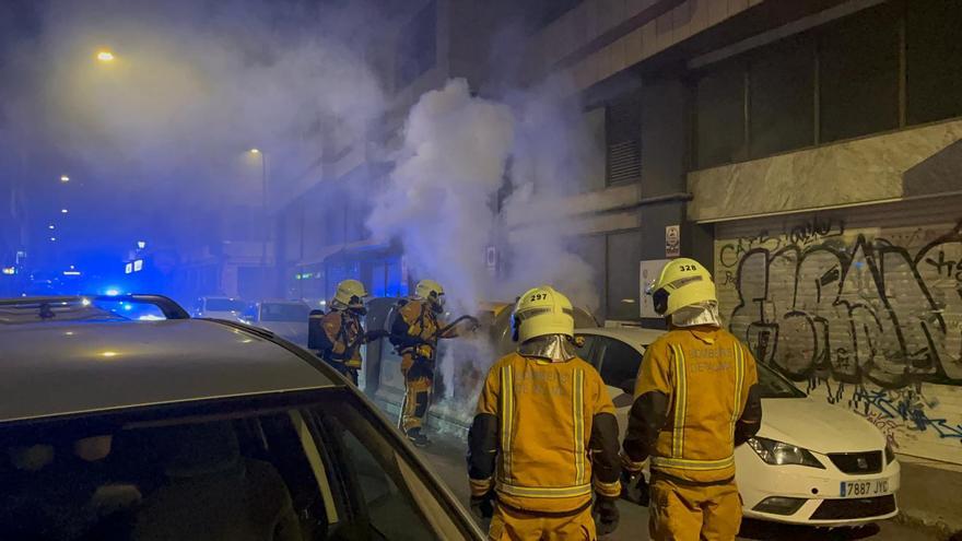 Alarma por el incendio de contenedores en el centro de Palma