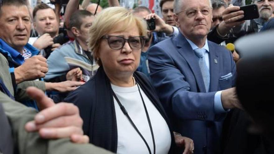 La presidenta del Suprem de Polònia va a treballar malgrat la prohibició