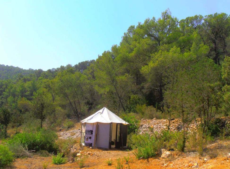 Celdas y tipis a precio de suite en Ibiza