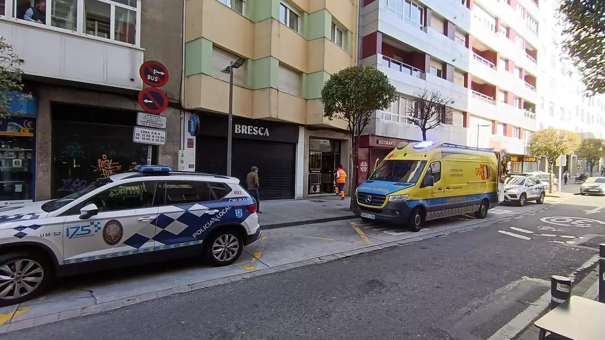 Muere una mujer de 50 años en Santiago tras precipitarse por el patio de luces de un edificio