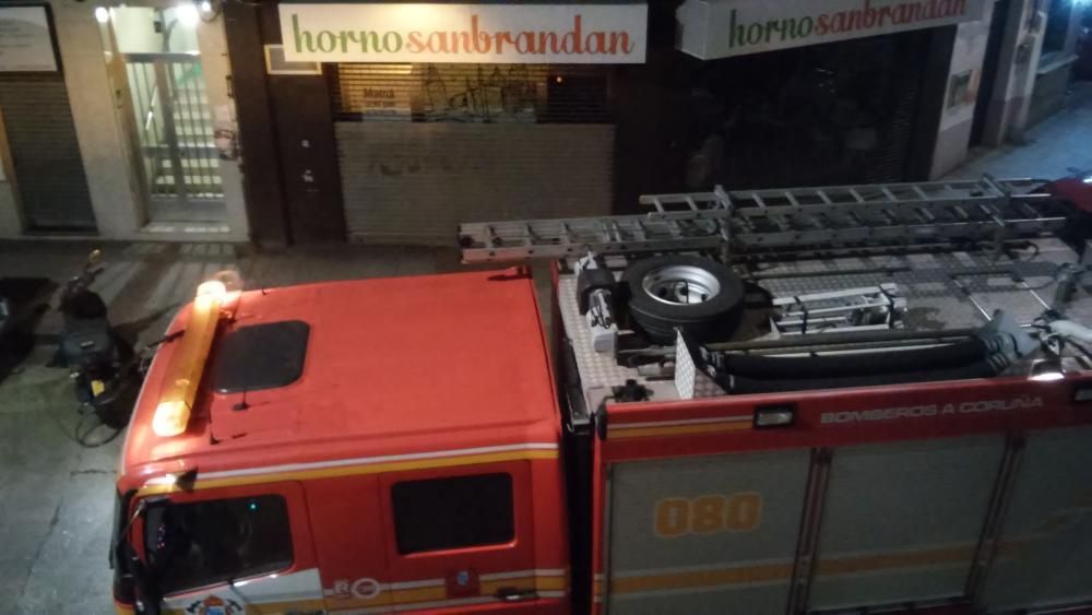 Los Bomberos desalojan una vivienda en San Rosendo