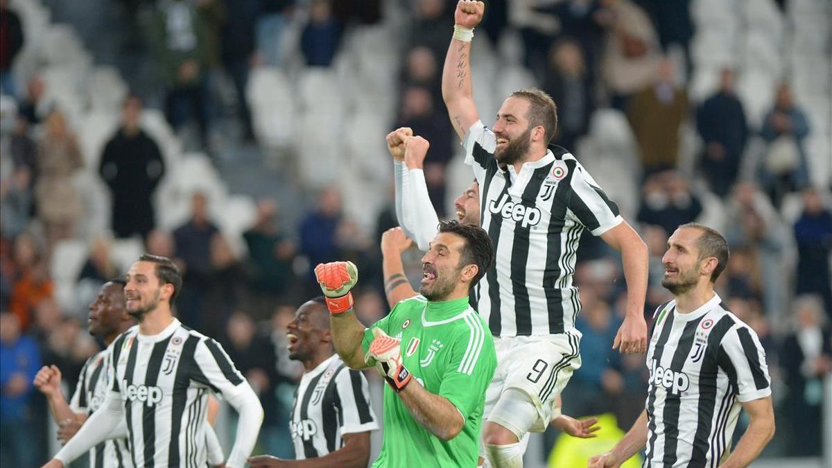 Los jugadores de la Juve celebran su triunfo sobre el Atalanta en la Serie A el pasado miércoles