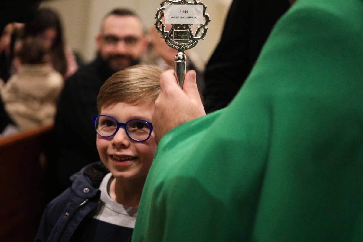 GALERÍA | Imposición de medallas y varas a los nuevos cofrades de la Cofradía de la Virgen de la Esperanza GALERÍA | Imposición de medallas y varas a los nuevos cofrades de la Cofradía de la Virgen de la Esperanza