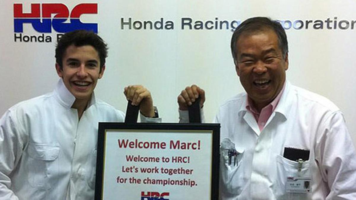 Marc Márquez y Shuhei Nakamoto, en la fábrica de Honda