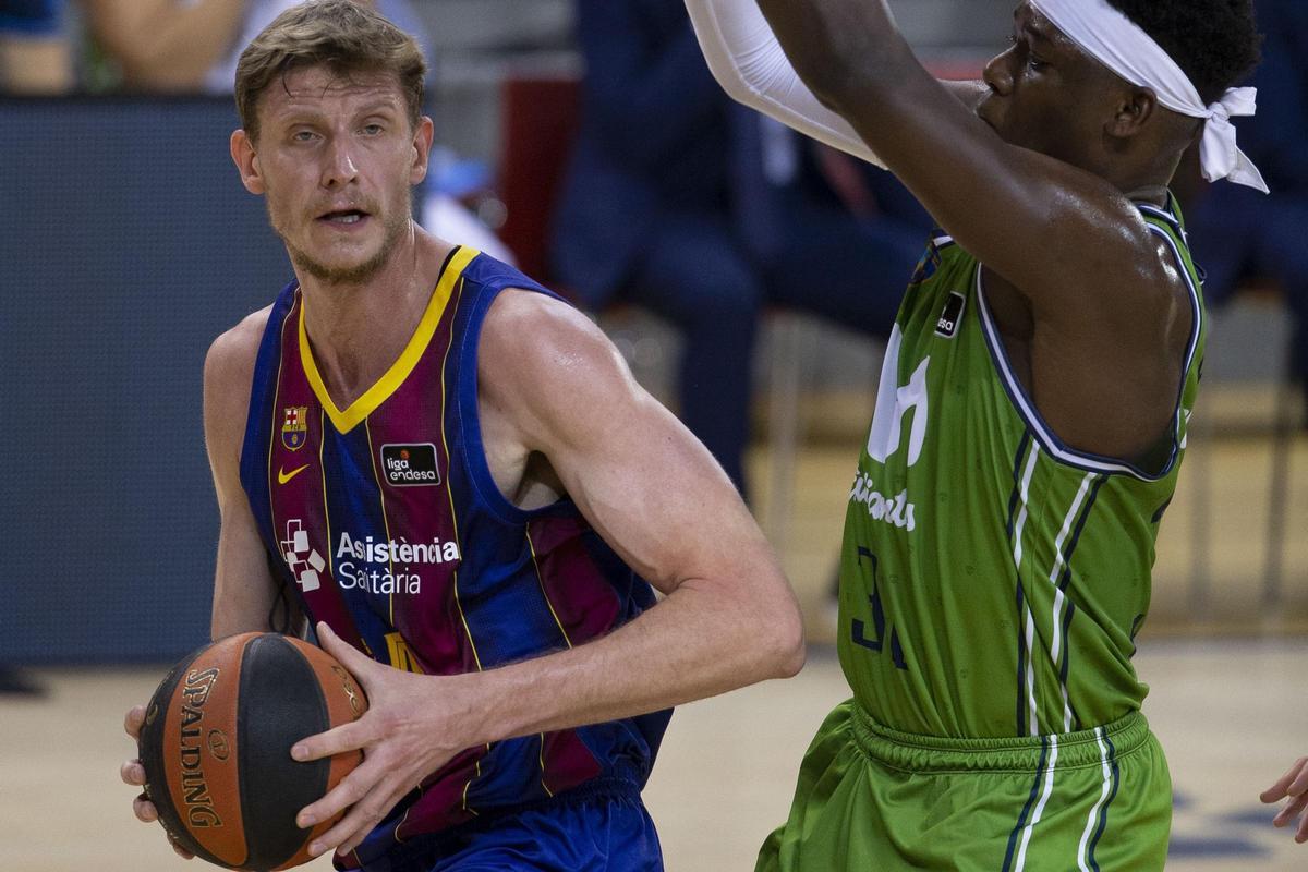 El pívot dejó buen recuerdo de su paso por el Barça y ahora podría ser una opción para el puesto de 'cinco' que busca Navarro
