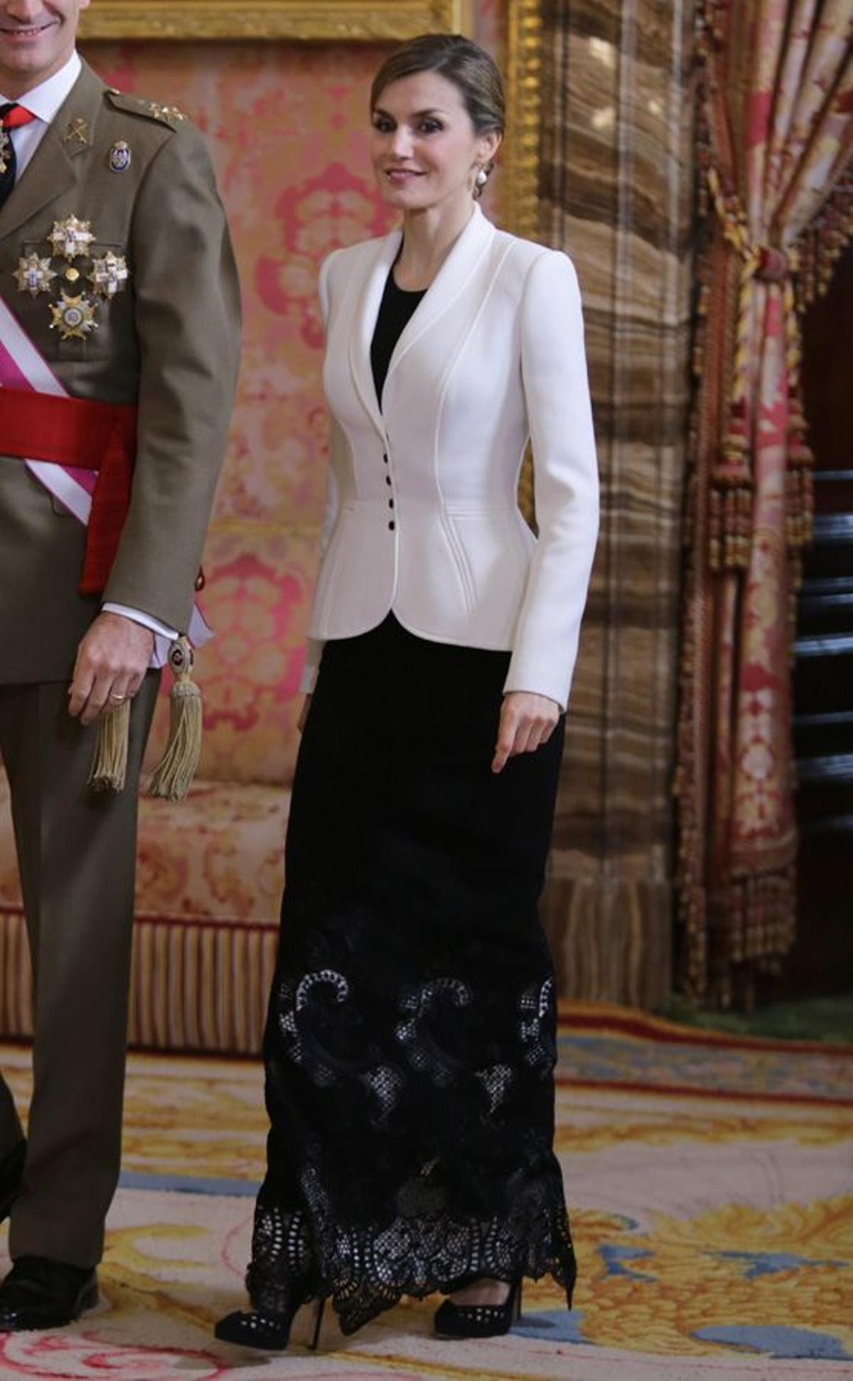 Letizia Ortiz con traje largo de Felipe Varela