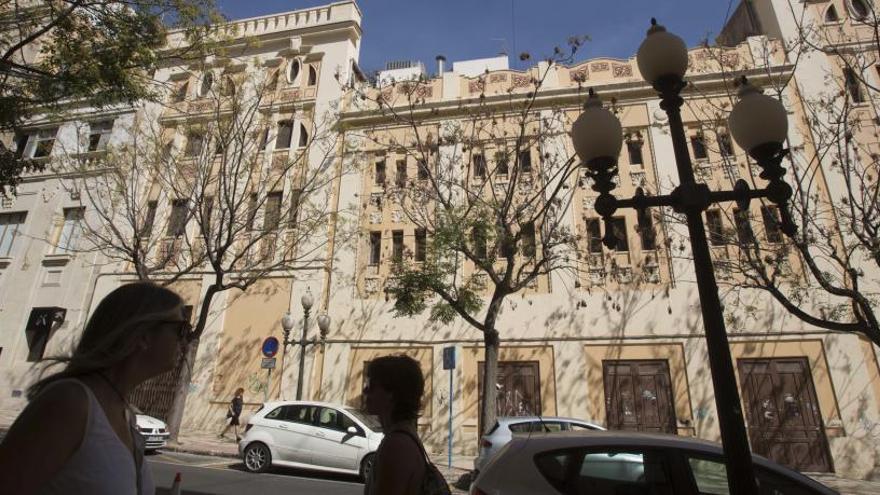 Imagen del edificio, que lleva años sin ninguna actividad.