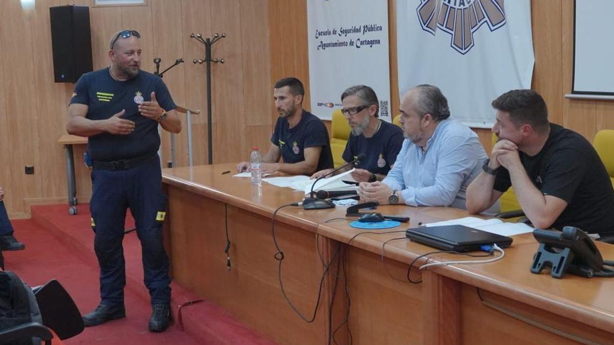 Cinco puestos de salvamento de playas abren este miércoles en Cartagena