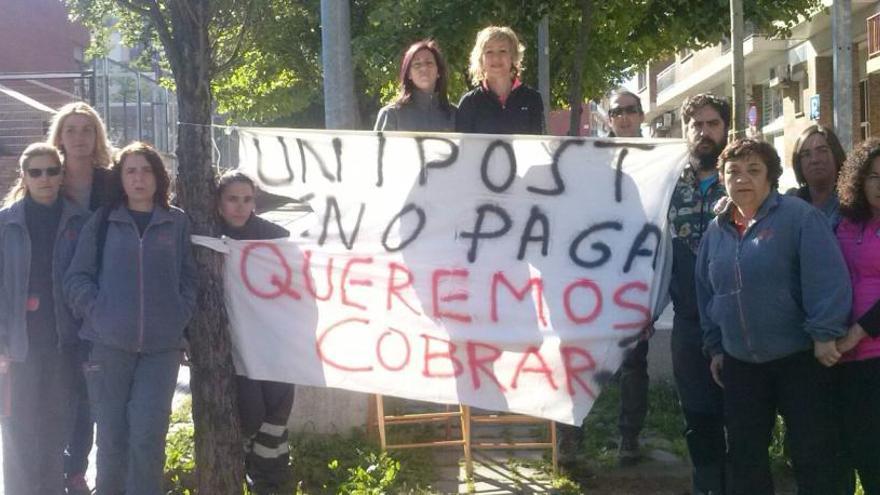 Treballadors d&#039;Unipost a Manresa, protestant per retards en les nòmines.