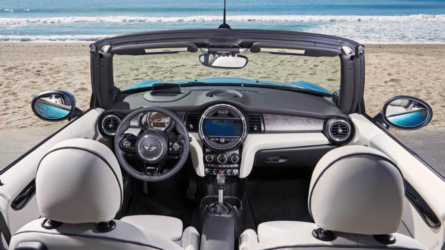 Interior del Mini Cabrio.