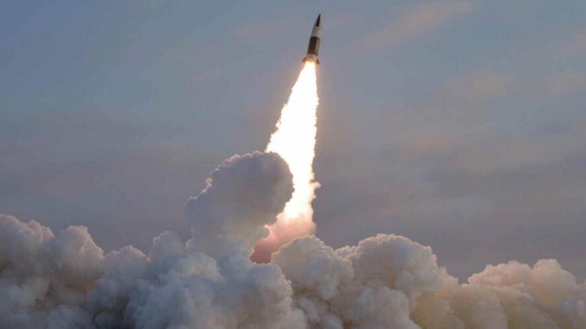 Imagen de archivo de un misil táctico de corto alcance lanzado por Corea del Norte.