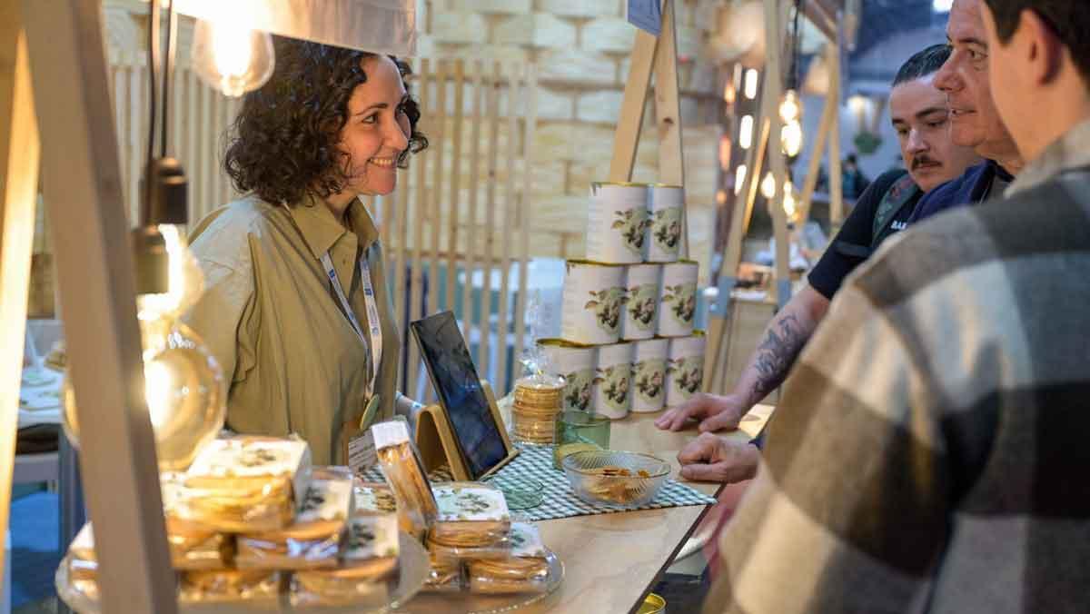 Exposición de pequeños productores, en GFB.