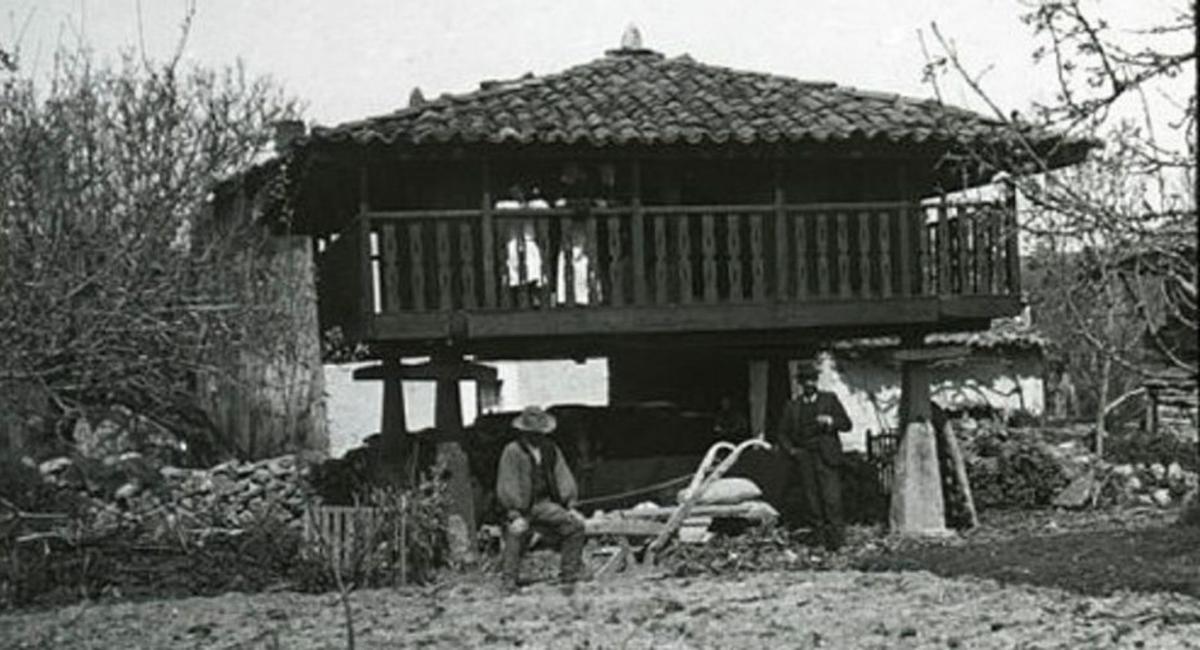 Llanera hace memoria en blanco y negro