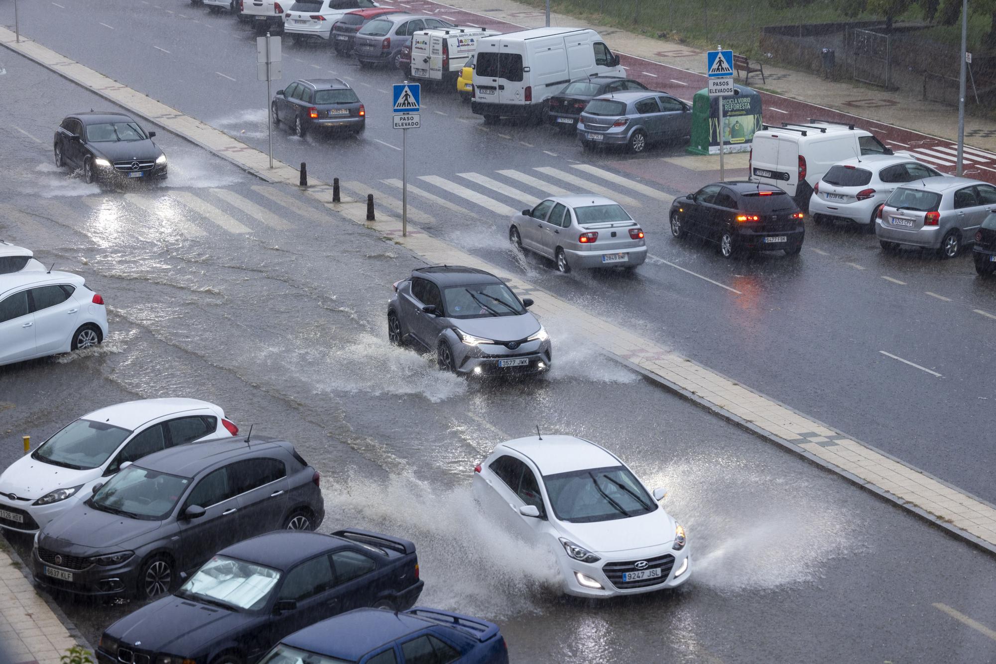 Las lluvias dificultaron la circulación en Ávila.