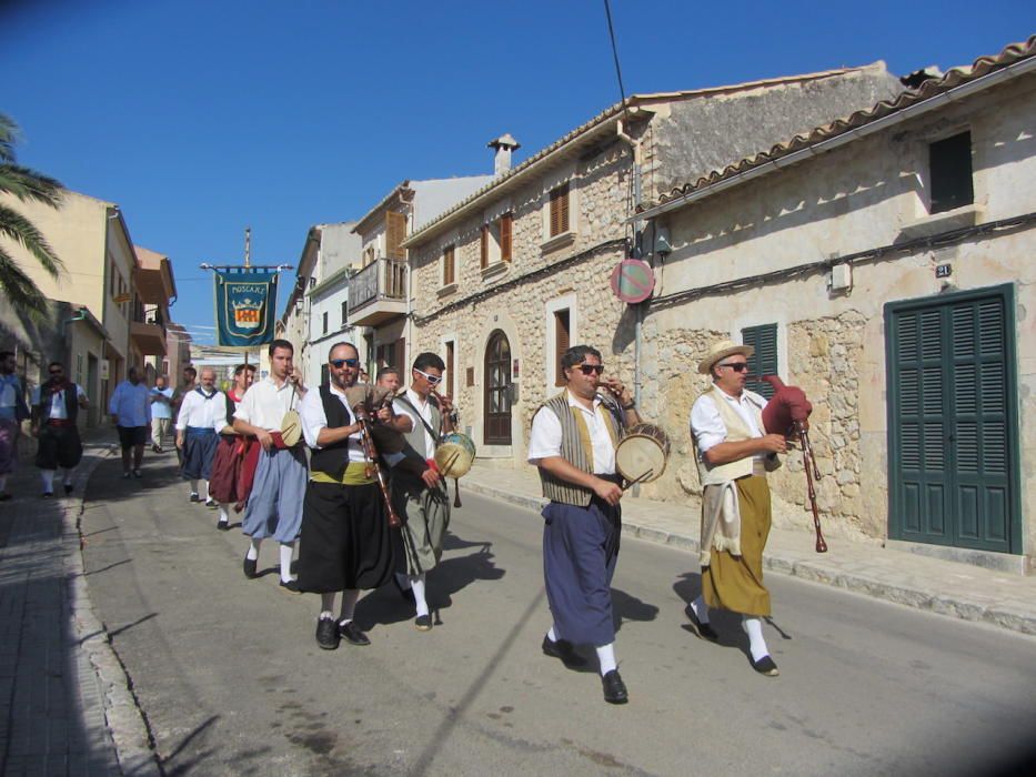 El Fadrí Major de Moscari corteja a las solteras en honor a la patrona Santa Anna