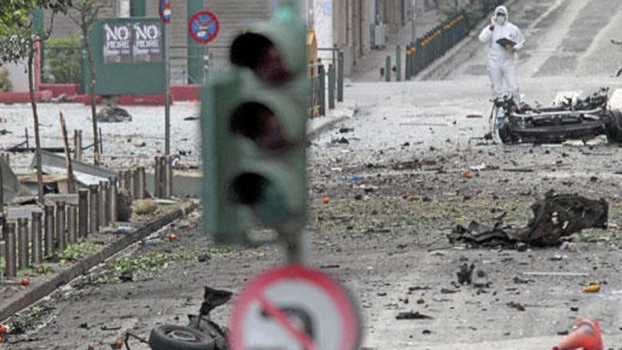 La explosión de un coche bomba en el centro de Atenas