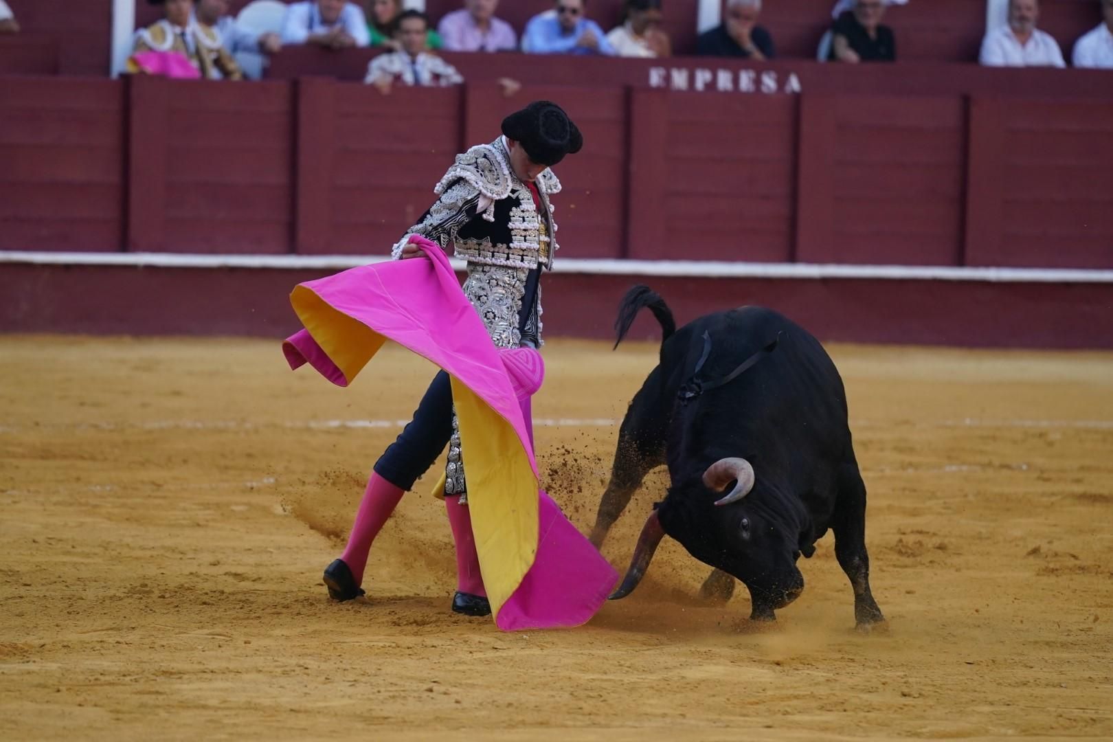 Toros en la Feria I Sexta corrida de abono y puerta grande de Roca Rey