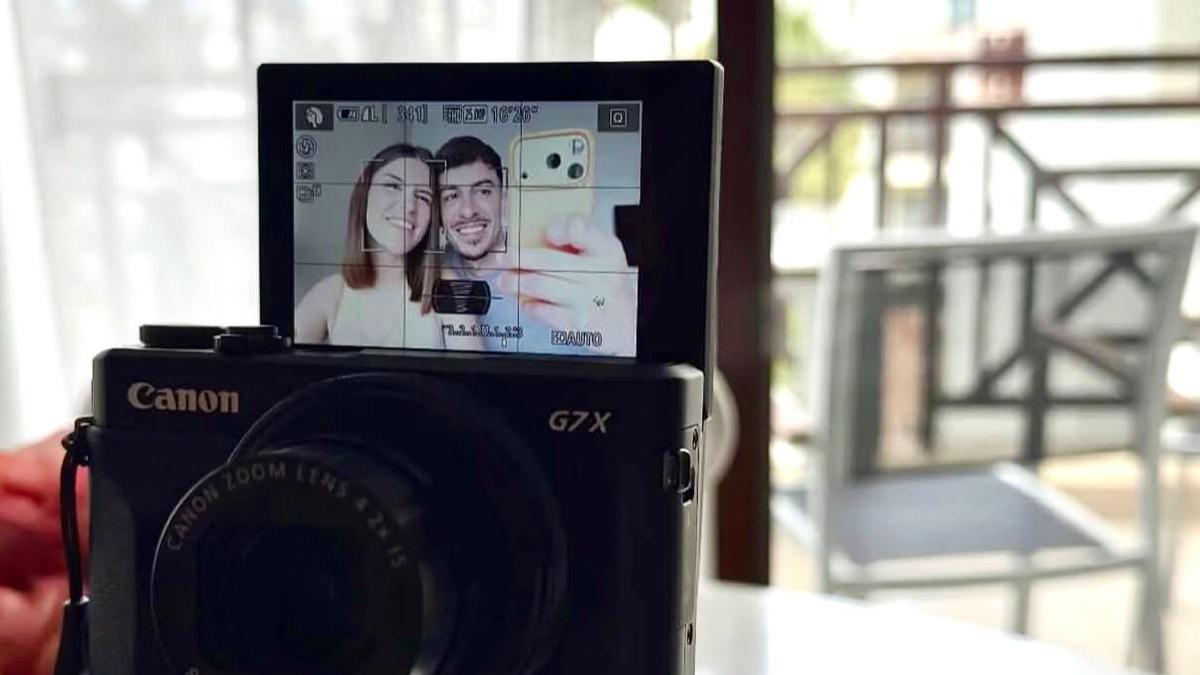 Sandra y Juanpi, en sus redes sociales