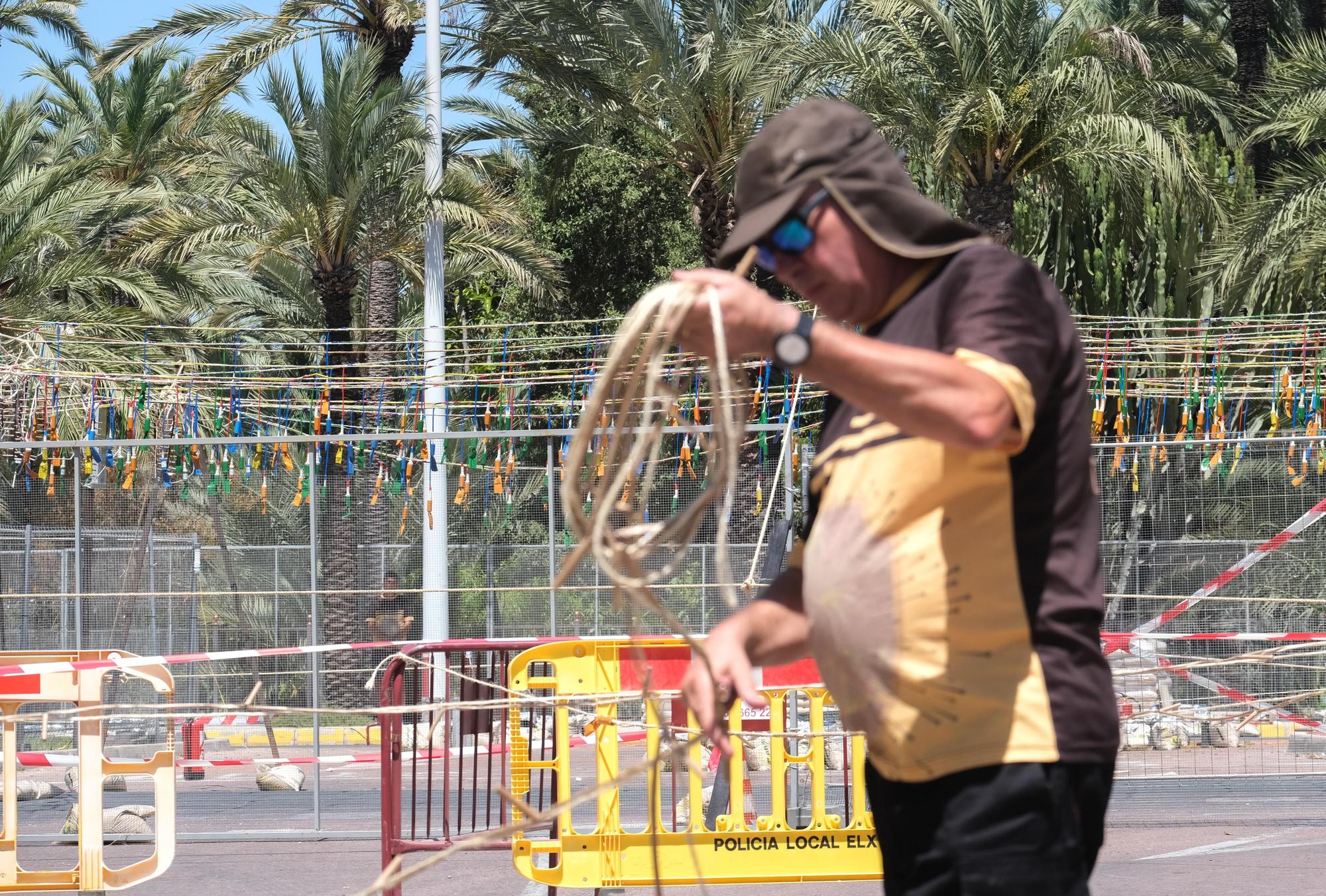 Así ha sido la primera mascletá a concurso de Pirotecnia Ferrández para las fiestas de Elche