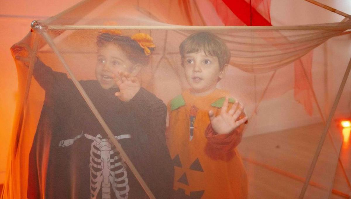 Os pequenos, no Samaín da Escola Infantil Aragón en Vigo. |P Mina