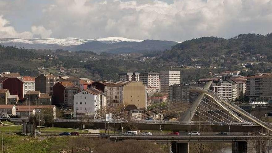 Nieve en el Rodicio (Maceda), vista desde Ourense. // Brais Lorenzo