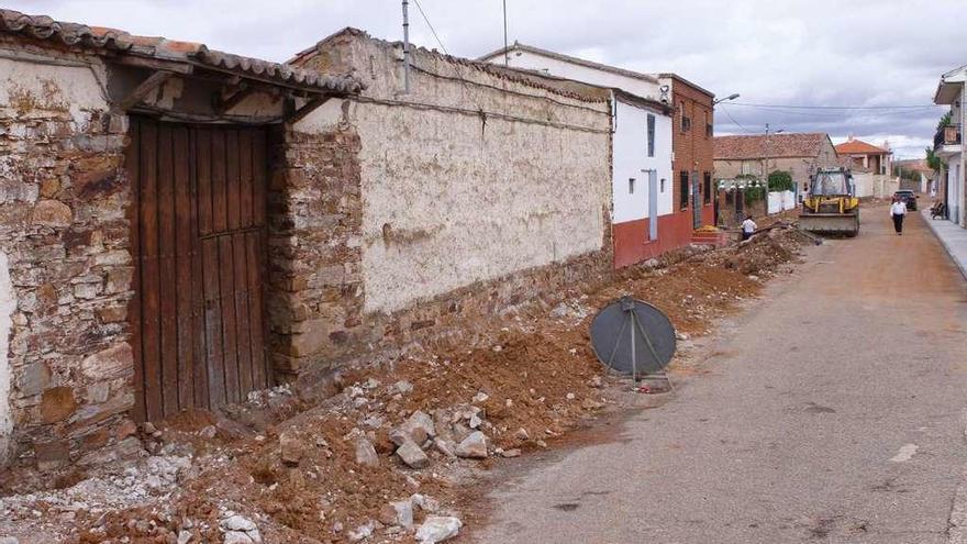 Obras de urbanización en Montamarta llevadas a cabo con dinero de su primer ARI en 2014.