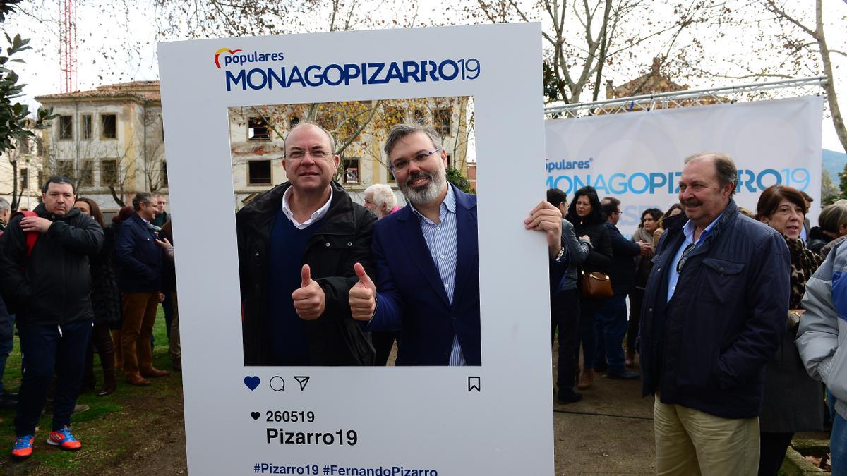 José Antonio Monago y Fernando Pizarro en un acto de campaña en el 2019.