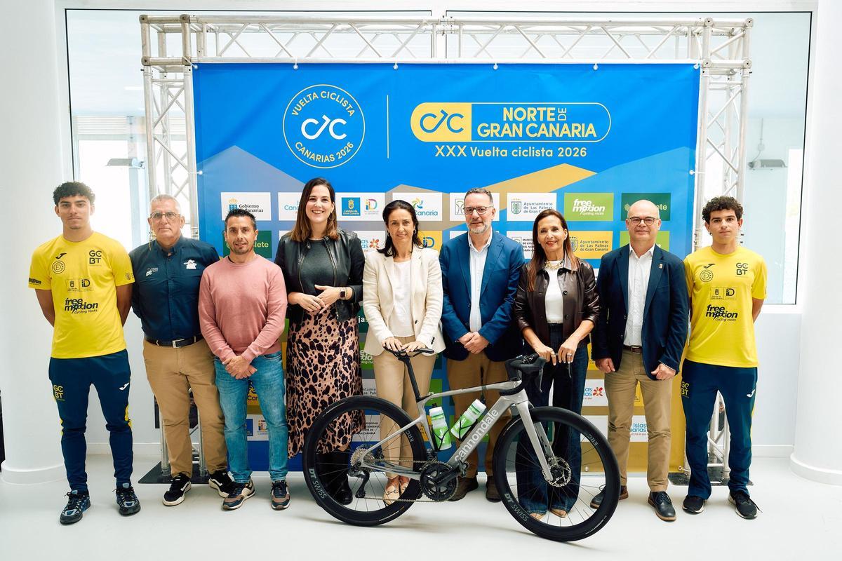 Foto de familia de la presentación de la XXX Vuelta Ciclista de Gran Canaria