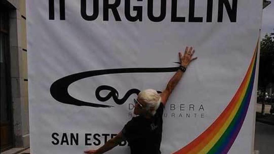 Preparativos de la fiesta del Orgullín Gay en San Esteban.