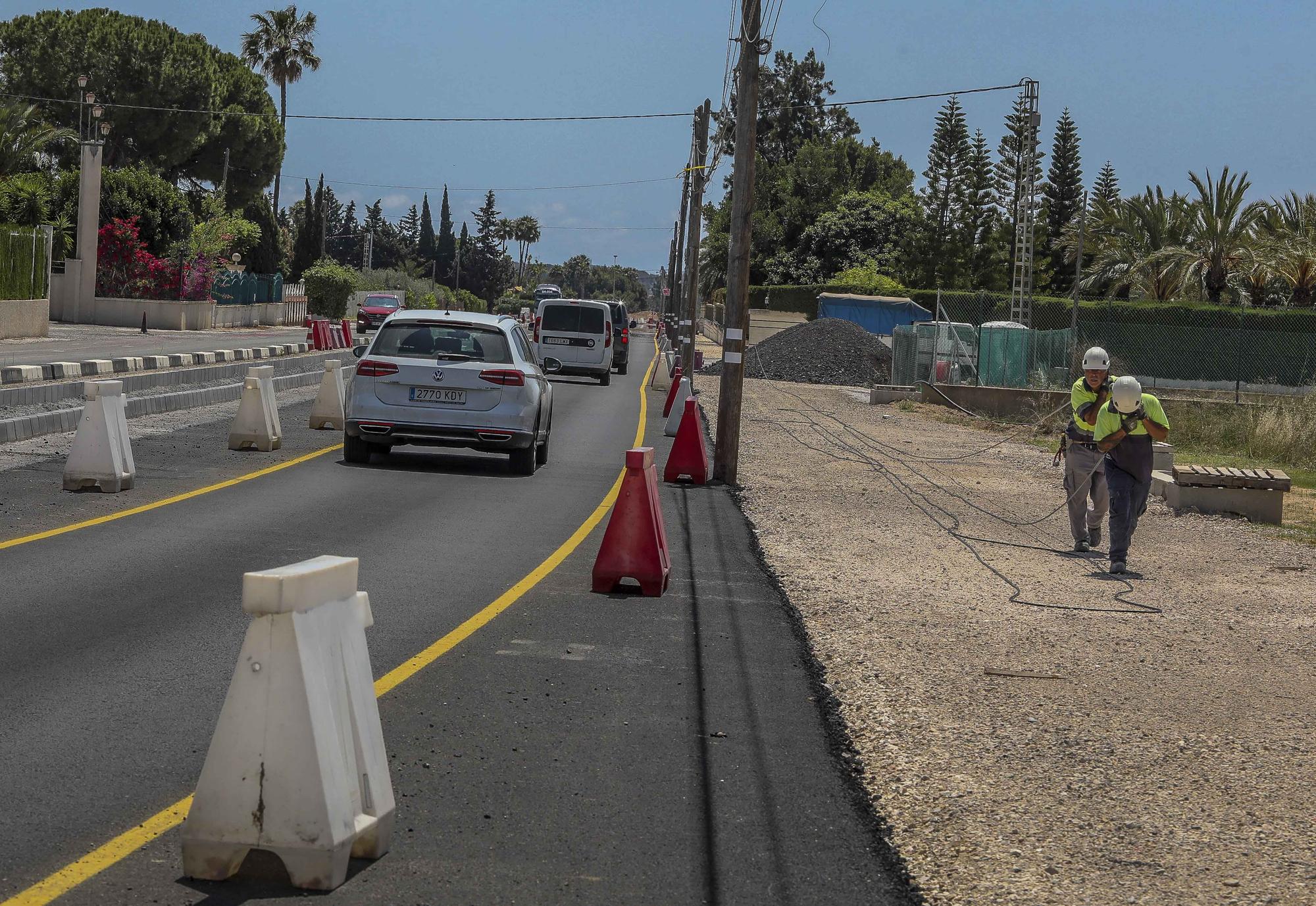 Las obras en el vial entre Elche y Santa Pola aceleran con la extension de la mediana y dos nuevas rotondas