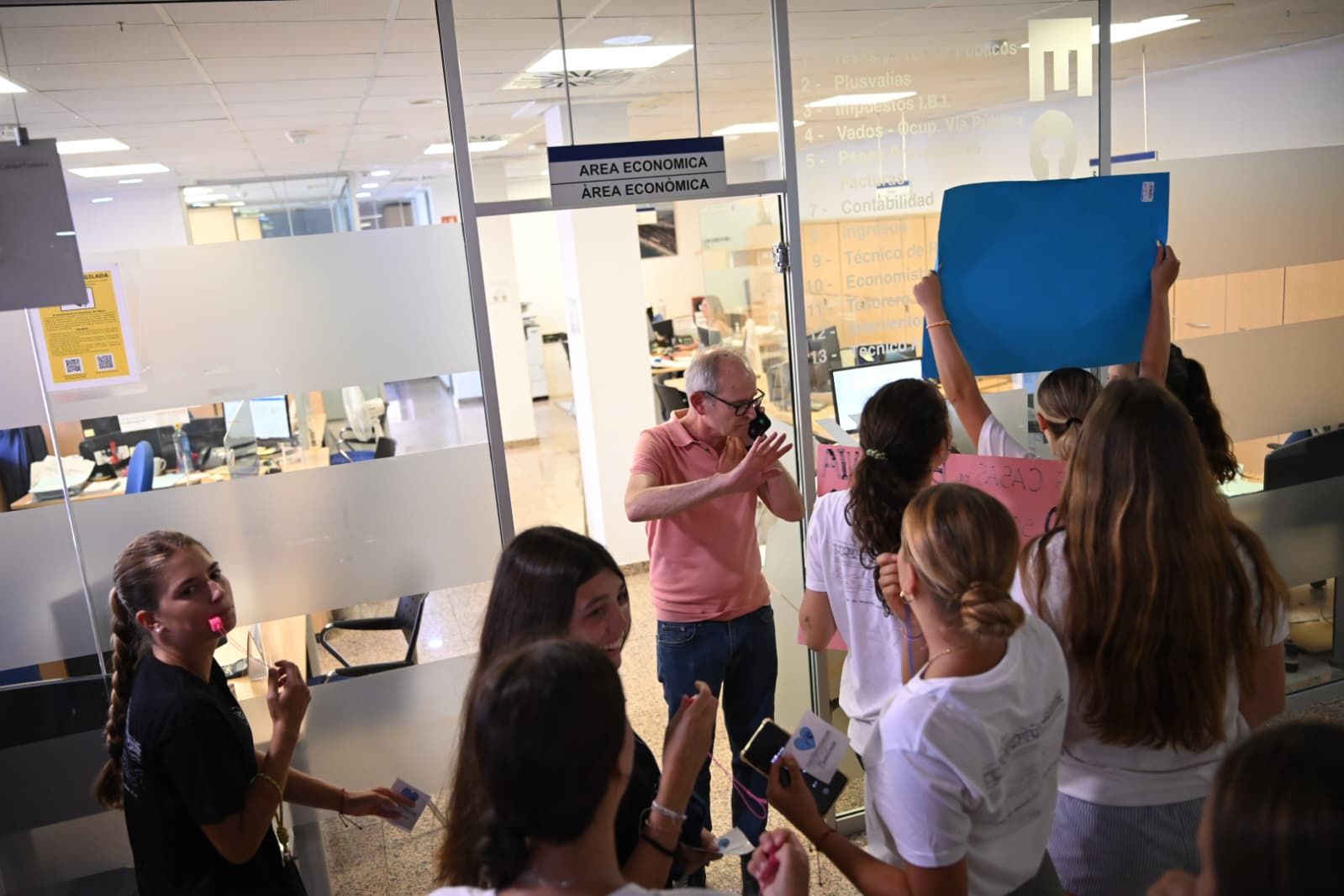 Protesta contra el derribo de las casas de la playa de Babilonia en Guardamar del Segura