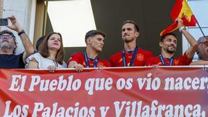 Fabián, Gavi y Jesús Navas están unidos por haber nacido en Los Palacios y Villafranca