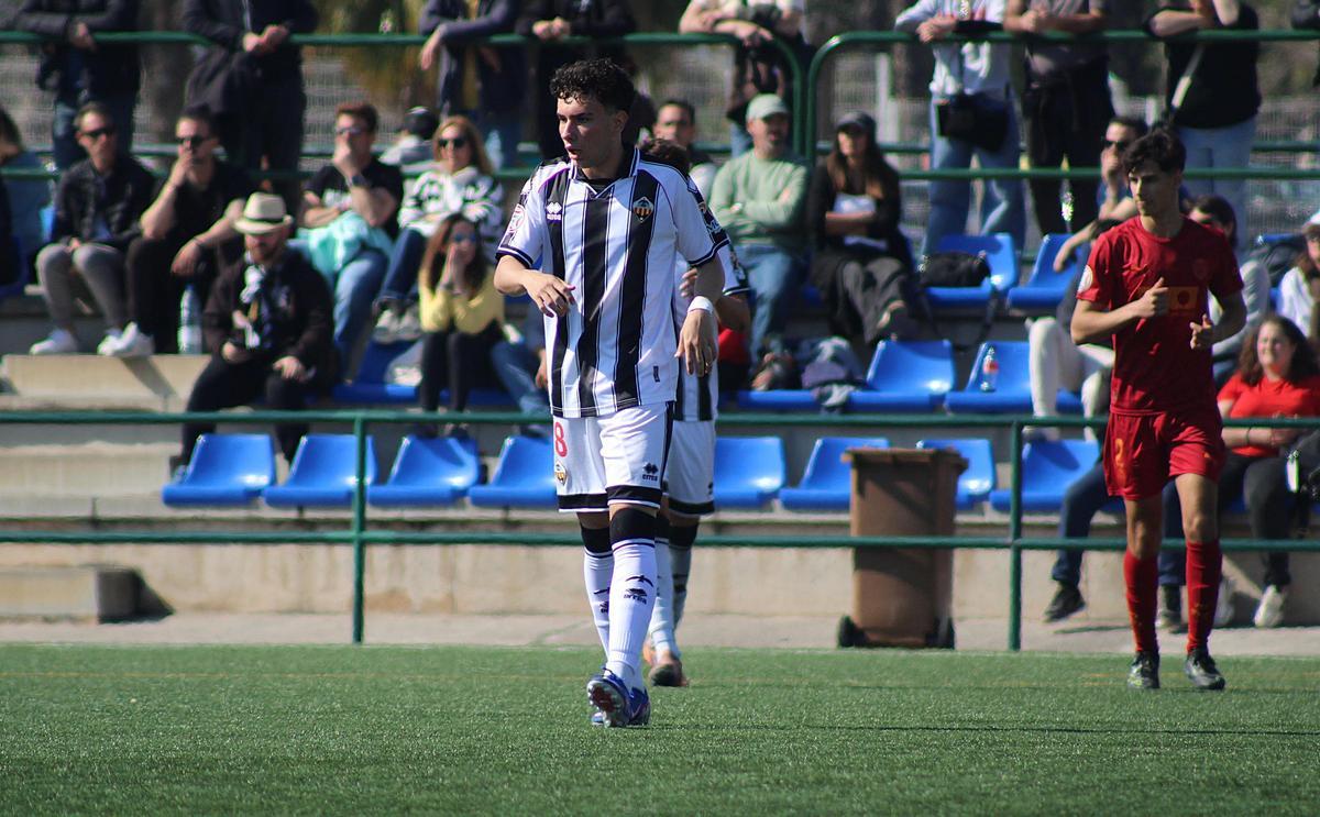 Álex 'Guaje' Anes debutó en la segunda parte con la elástica del CD Castellón.