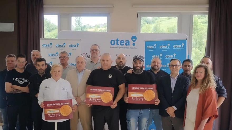 El Fartuquín, El Dólar y La Sidrería Alterna triunfan en la cata oficial de las Jornadas del Torto de Oviedo
