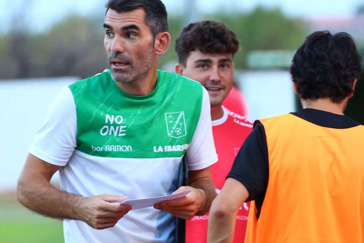 Galería | Así ha sido el espectacular regreso de Roberto Bautista al fútbol