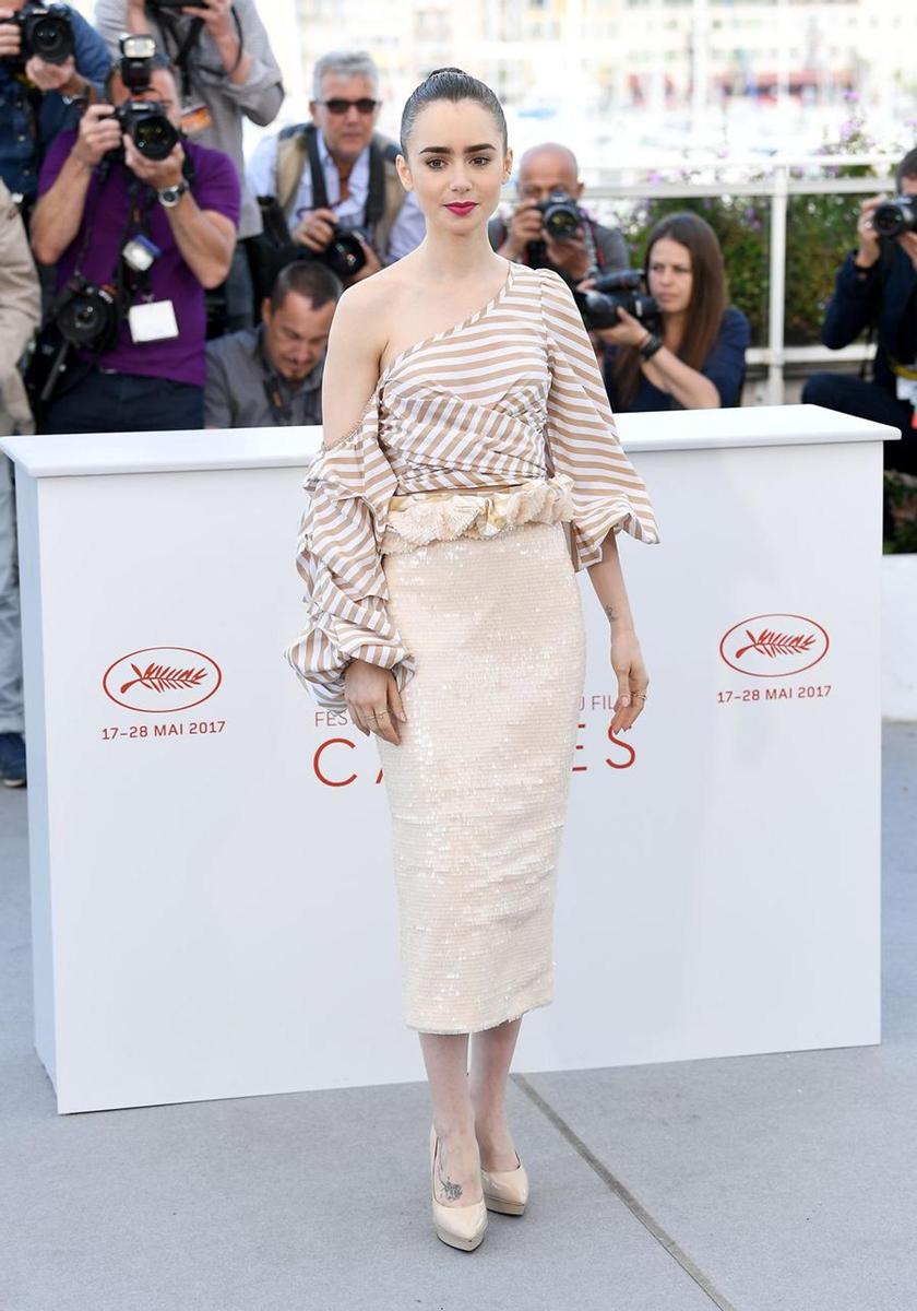 El look de Lily Collins en Cannes