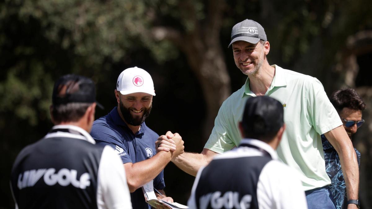 Pau Gasol disfrutó de una gran jornada de golf junto a Jon Rahm y el ex bilbaíno, Aduritz