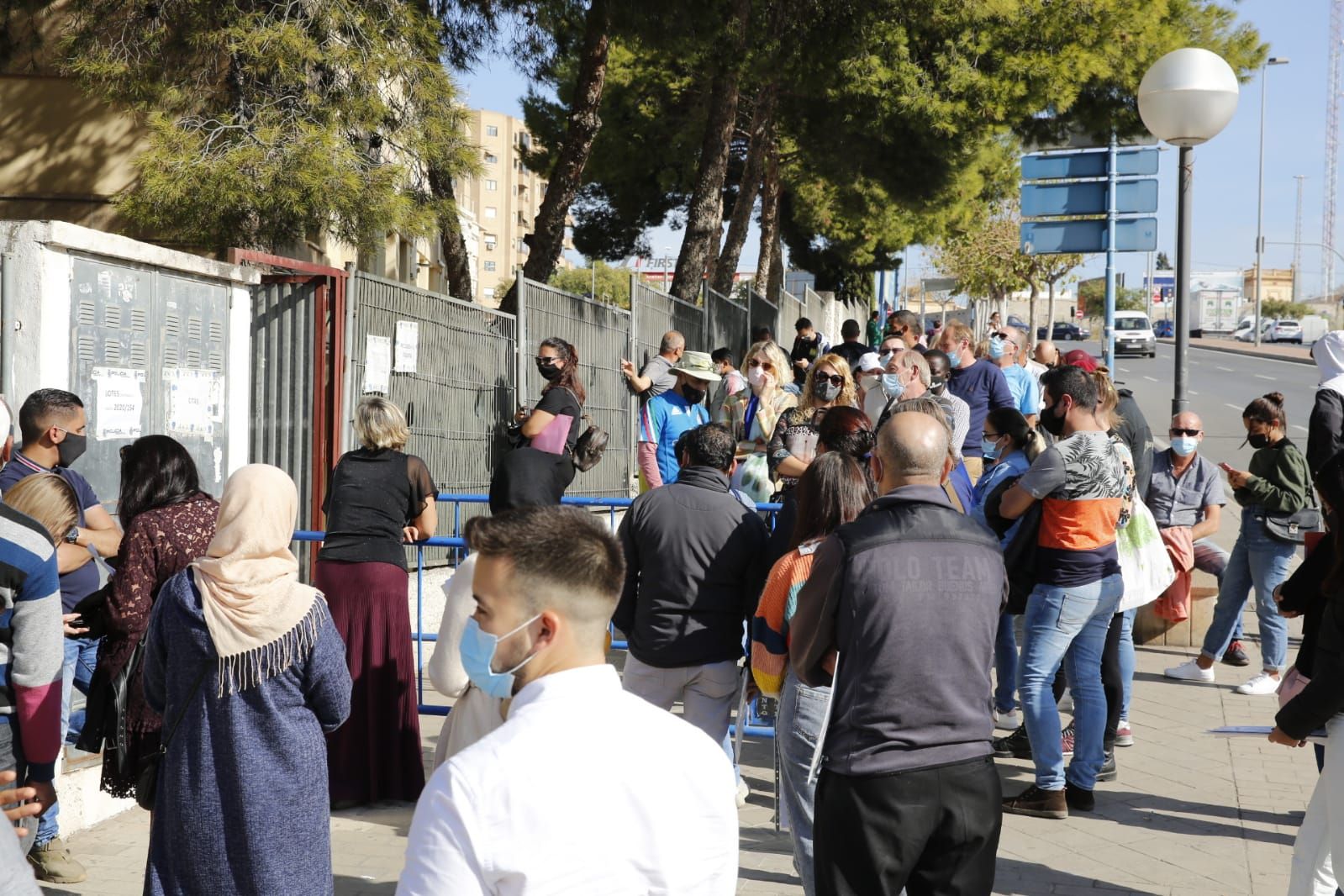 Colas en la oficina de extranjería de Alicante