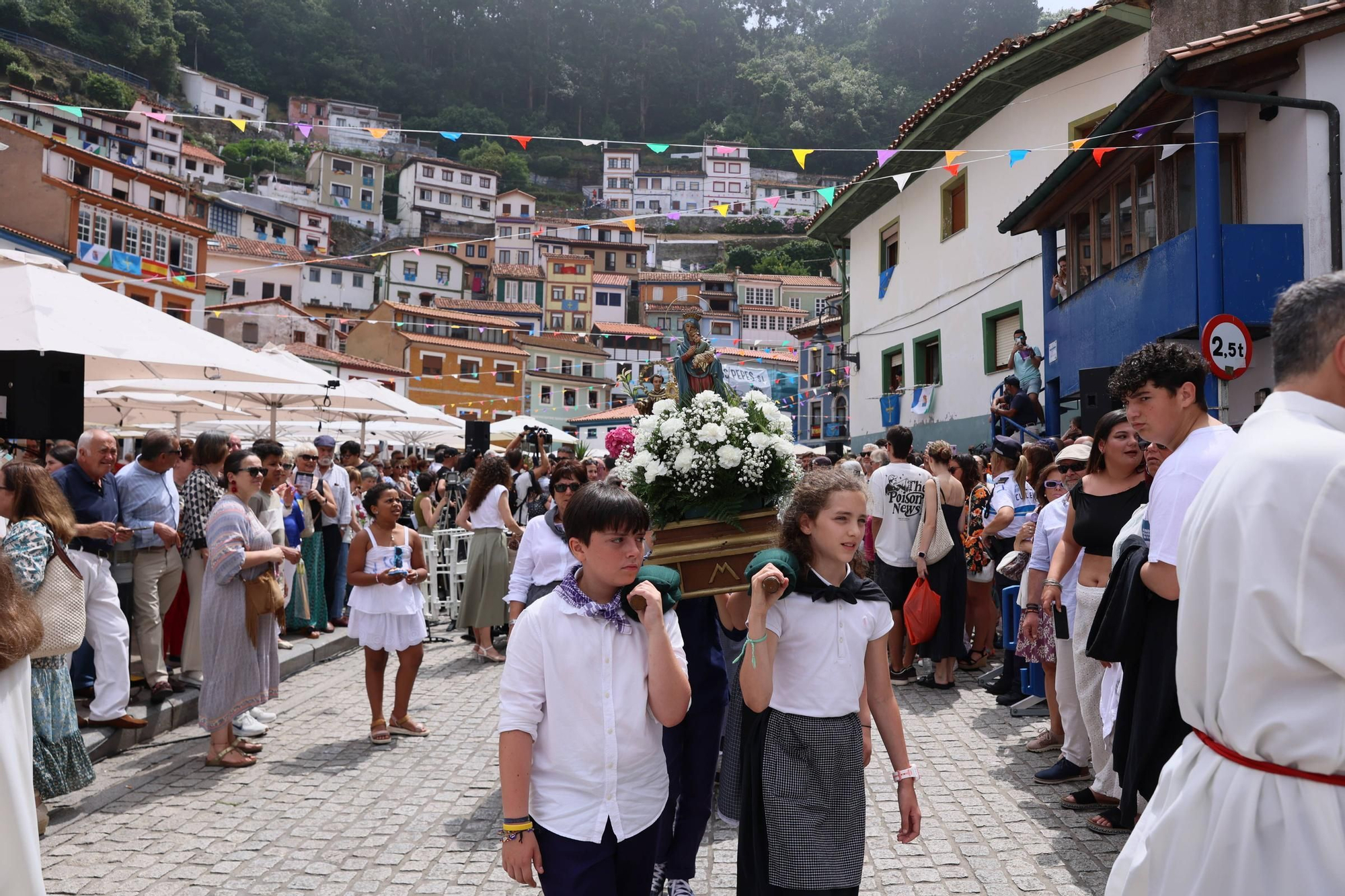 EN IMÁGENES: así fue el día de L'Amuravela en Cudillero