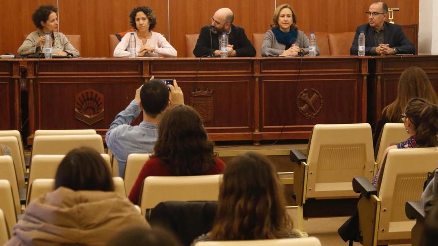 Un seminario sobre la India en la UCO aborda el papel de las mujeres surasiáticas en el arte